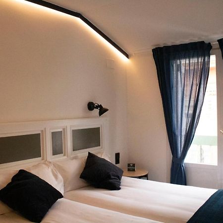 Hotel Alda Jolio Хака Экстерьер фото