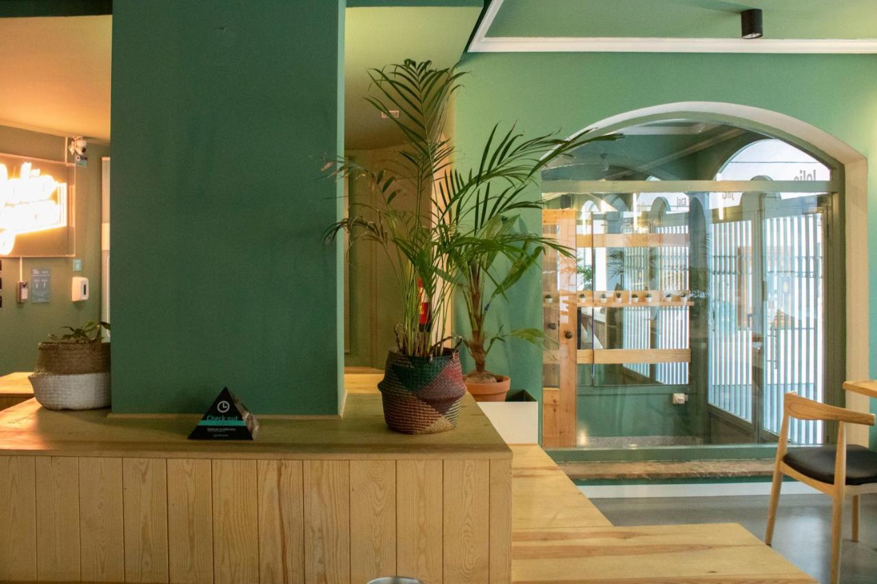 Hotel Alda Jolio Хака Экстерьер фото
