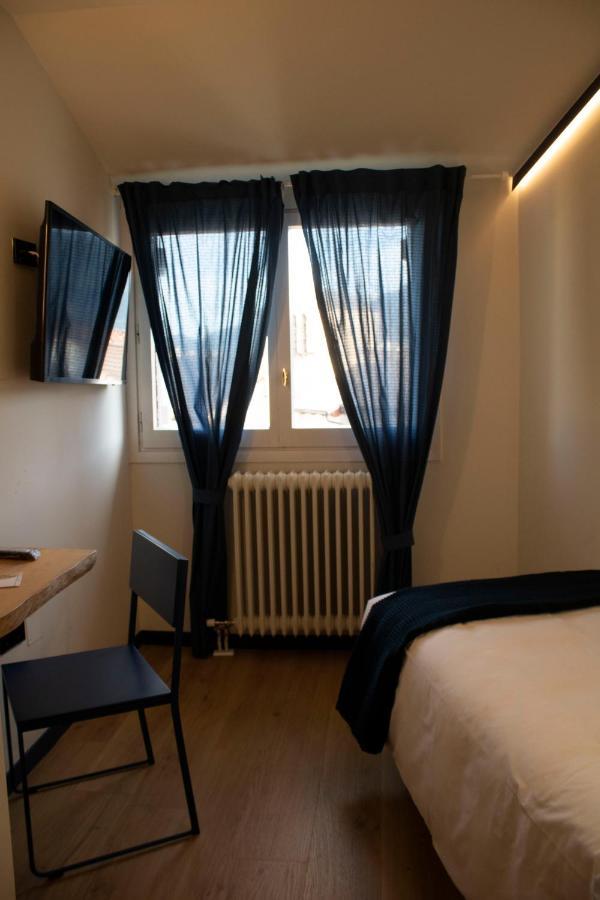 Hotel Alda Jolio Хака Экстерьер фото
