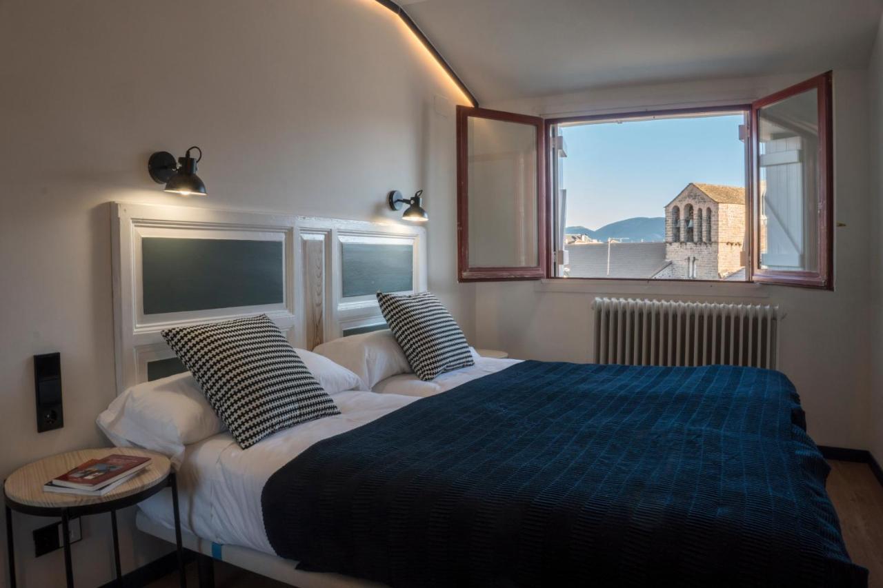 Hotel Alda Jolio Хака Экстерьер фото